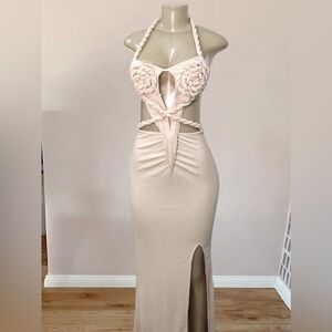 🤍 Beige Cut Out Halter Maxi Dress 🤍✨ Size L